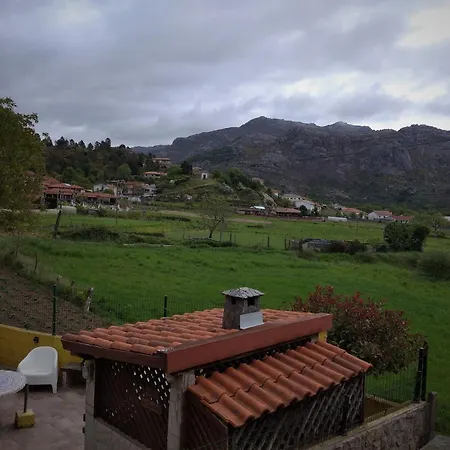 Casa De Fundevila Nyaraló *